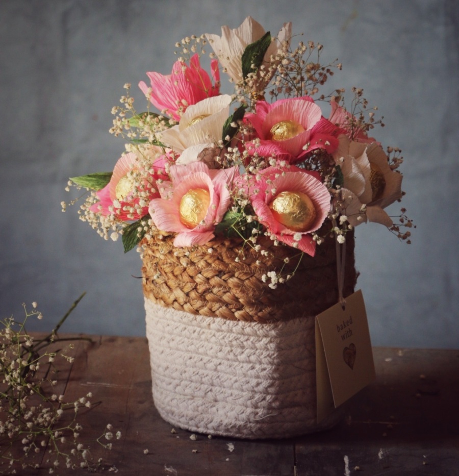 Cake Pop Bouquet - Basket of Love - Pink and White