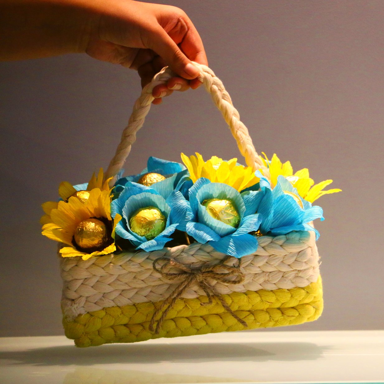 Cake Pop Bouquet - Basketful - Blue and Yellow